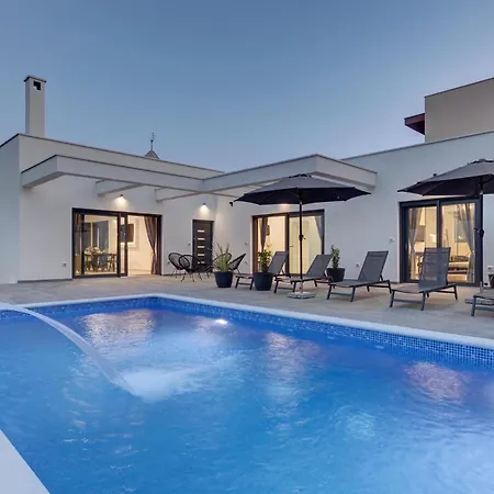 Design M Dom wakacyjny Pula